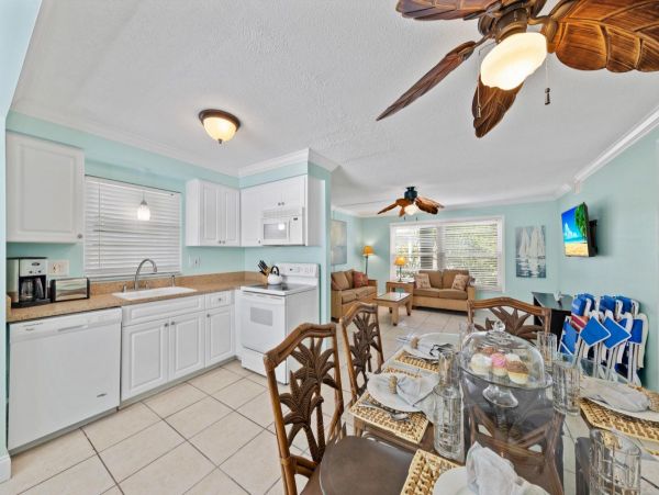 Siesta Key Village Dreamy Steps to Sandy Beach