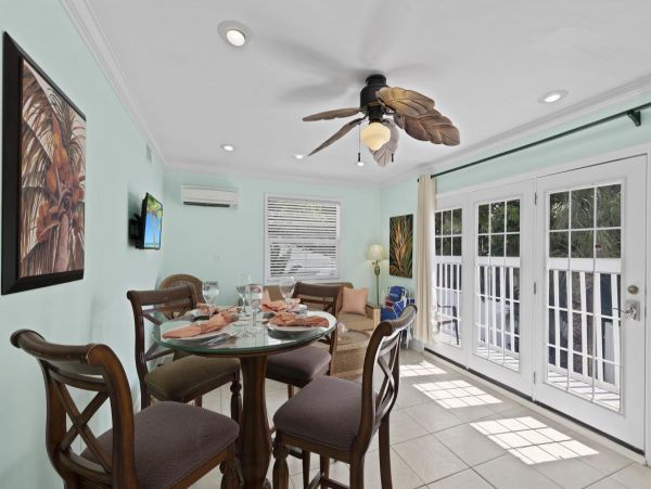 Siesta Key Village Dreamy Steps to Sandy Beach