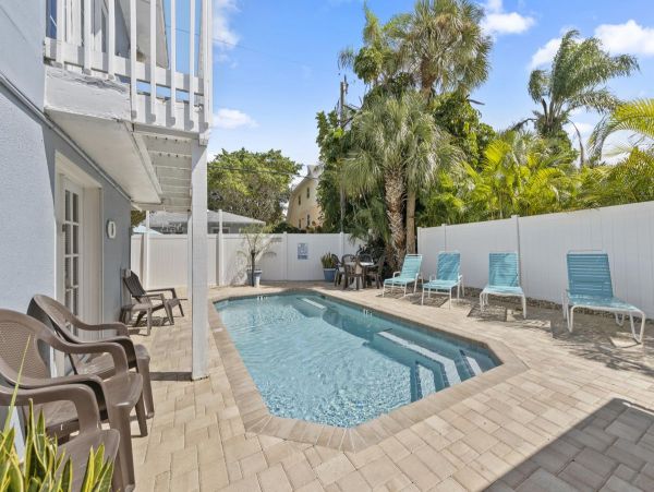 Siesta Key Village Dreamy Steps to Sandy Beach