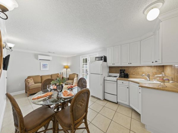 1 Bedroom retreat located in the heart of Siesta Key