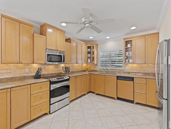 Siesta Key Sleeps 10