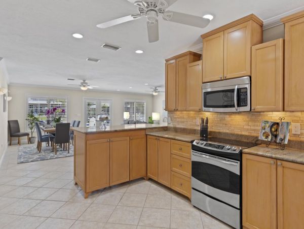 Siesta Key Sleeps 10