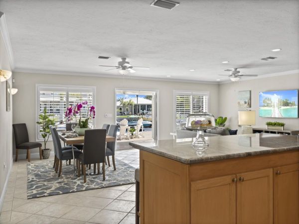 Siesta Key Sleeps 10