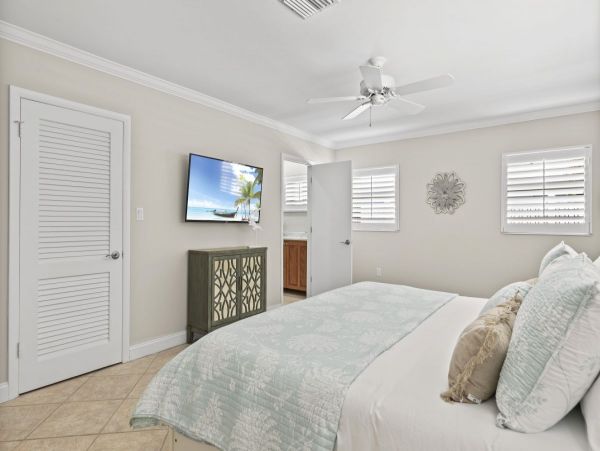 Siesta Key Sleeps 10