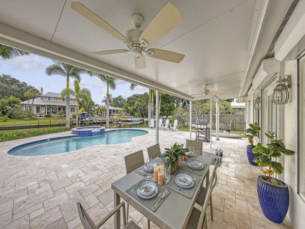 Siesta Key Sleeps 10