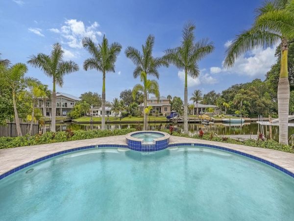 Siesta Key Sleeps 10