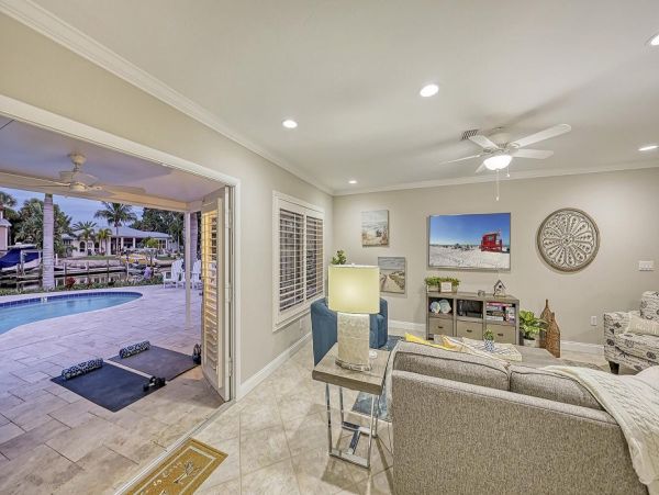 Siesta Key Sleeps 10