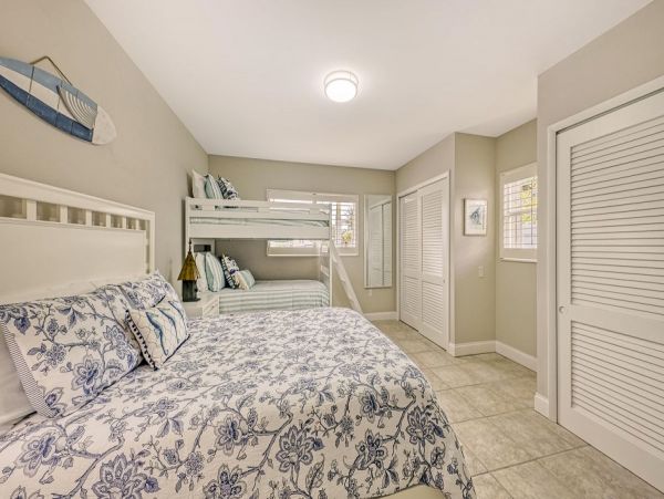 Siesta Key Sleeps 10