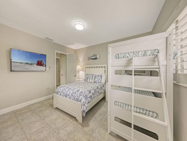 Siesta Key Sleeps 10