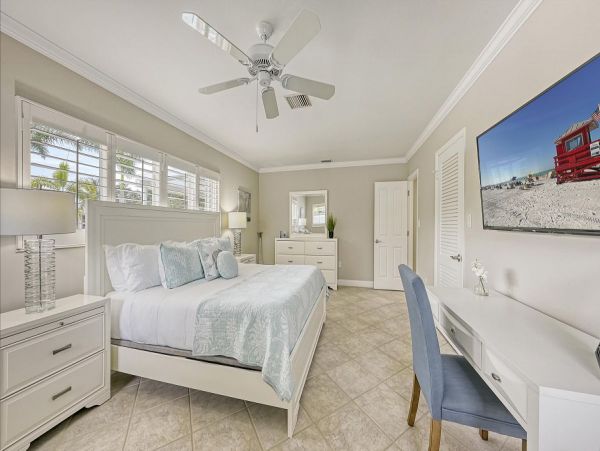Siesta Key Sleeps 10