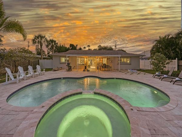 Siesta Key Sleeps 10
