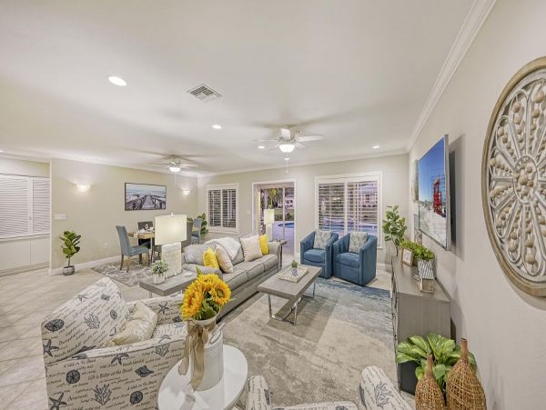 Siesta Key Sleeps 10