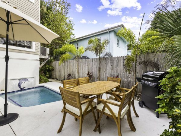 Siesta Key Florida Vacation Home with Pool & Village Location