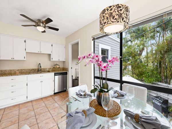 Siesta Key Florida Vacation Home with Pool & Village Location