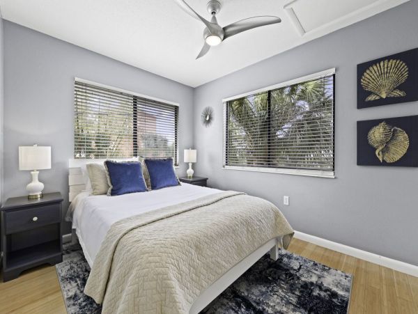 Siesta Key Florida Vacation Home with Pool & Village Location