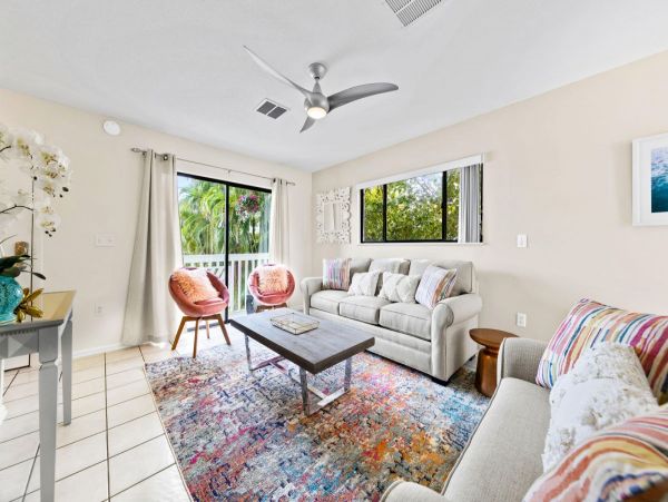 Siesta Key Florida Vacation Home with Pool & Village Location
