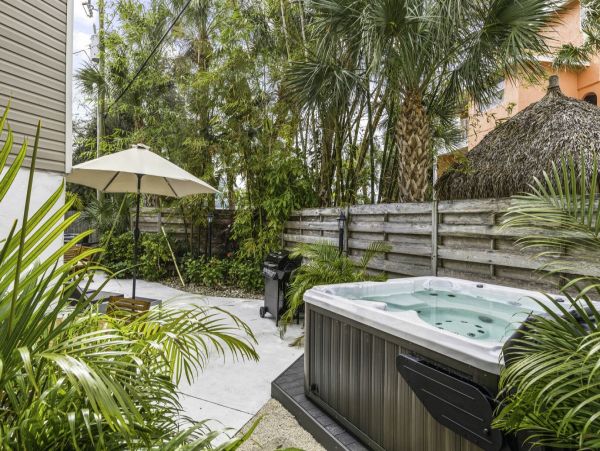 Siesta Key Florida Vacation Home with Pool & Village Location