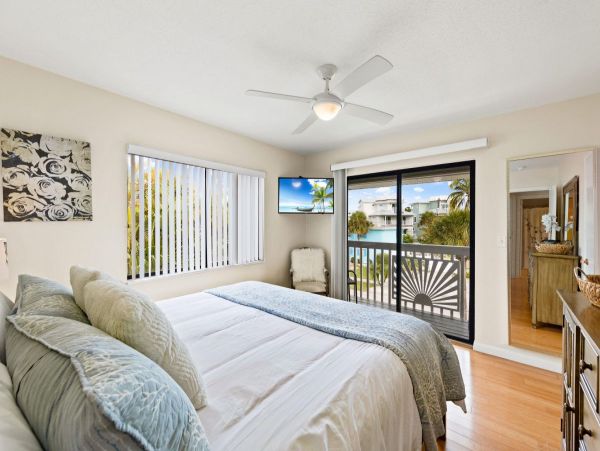 Stunning Two Bedroom Duplex in Siesta Key
