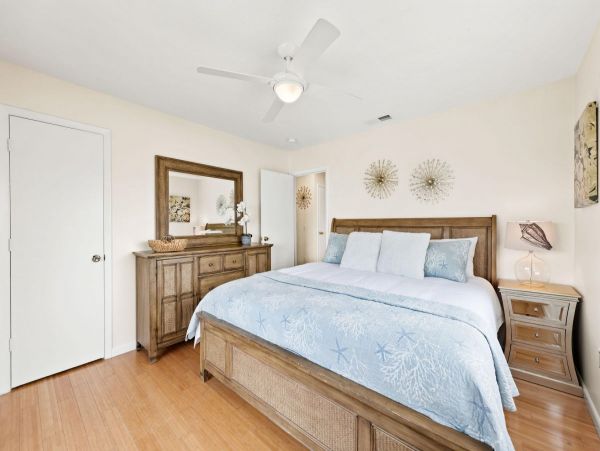 Stunning Two Bedroom Duplex in Siesta Key