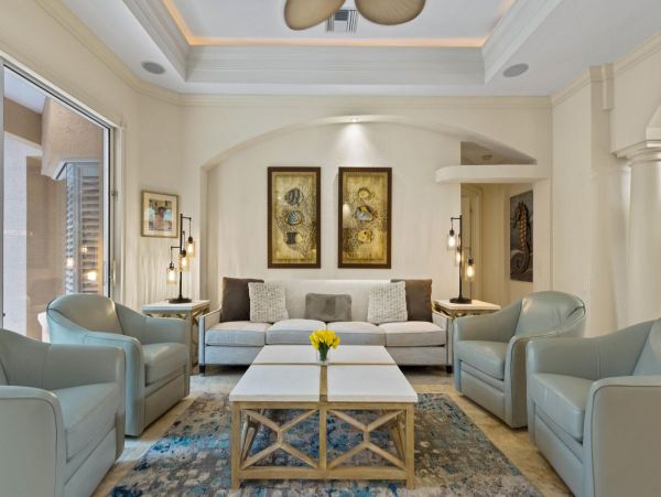 Four Bedroom Fun Home with Pool and Tiki Bar with TV