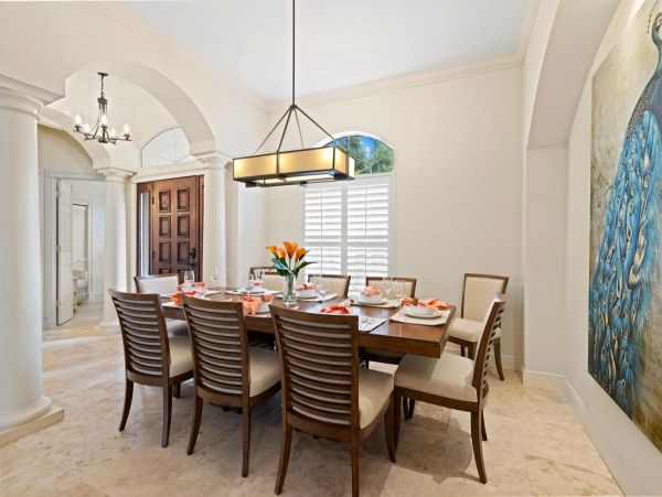Four Bedroom Fun Home with Pool and Tiki Bar with TV