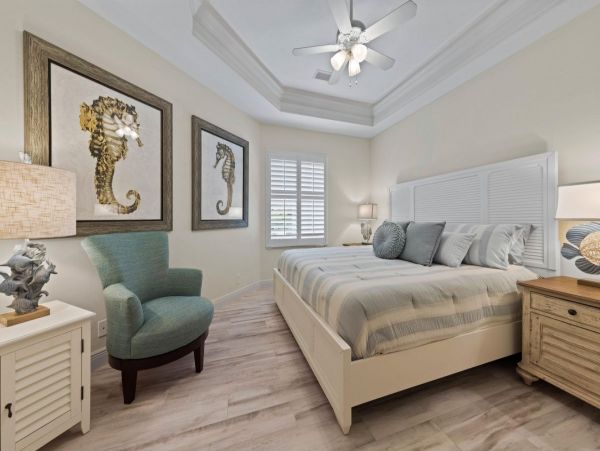 Four Bedroom Fun Home with Pool and Tiki Bar with TV