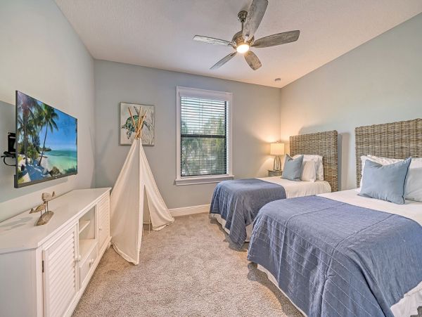 Sarasota Vacation Home with Four Bedrooms & Pool