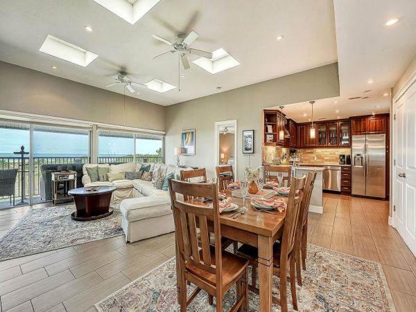 Beachfront Three Bedroom Siesta key Vacation Rental