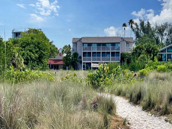 Beachfront Three Bedroom Siesta key Vacation Rental