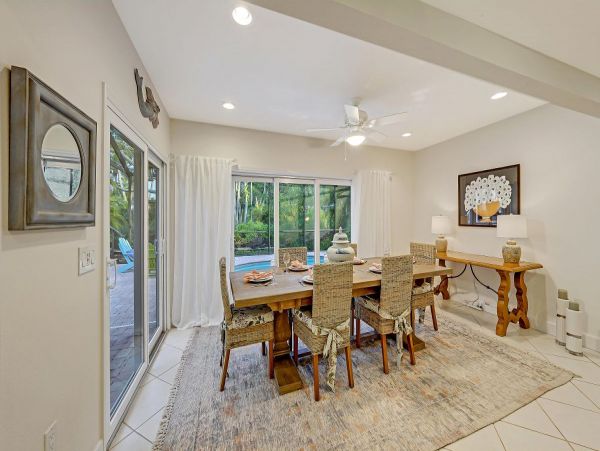 Siesta Key Four Bedroom Walk to Beach Vacation Rental