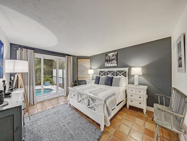 Siesta Key Four Bedroom Walk to Beach Vacation Rental