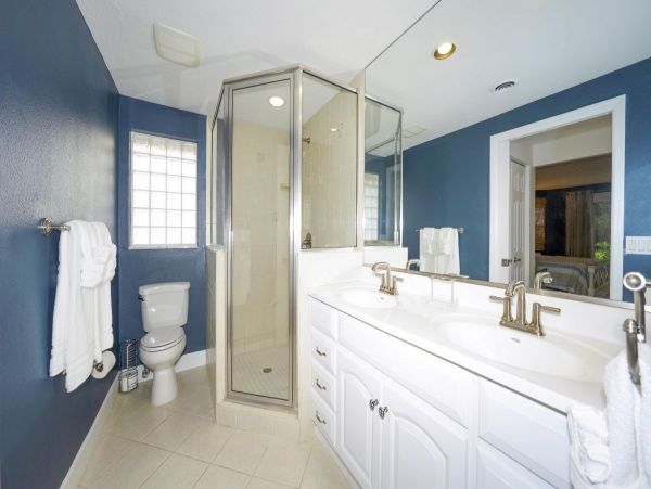 Siesta Key Four Bedroom Walk to Beach Vacation Rental