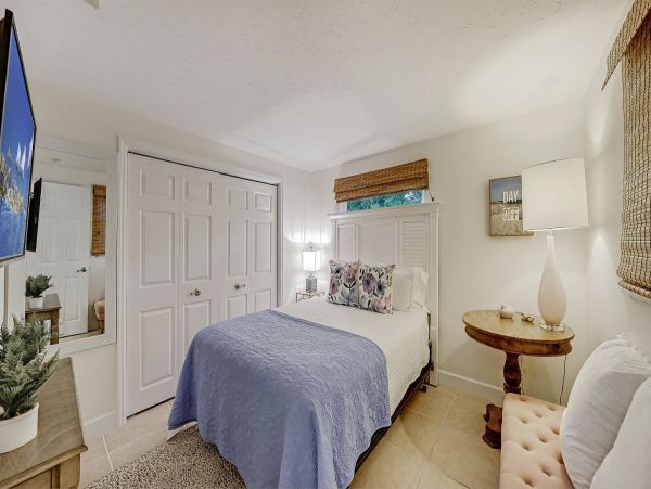 Siesta Key Four Bedroom Walk to Beach Vacation Rental