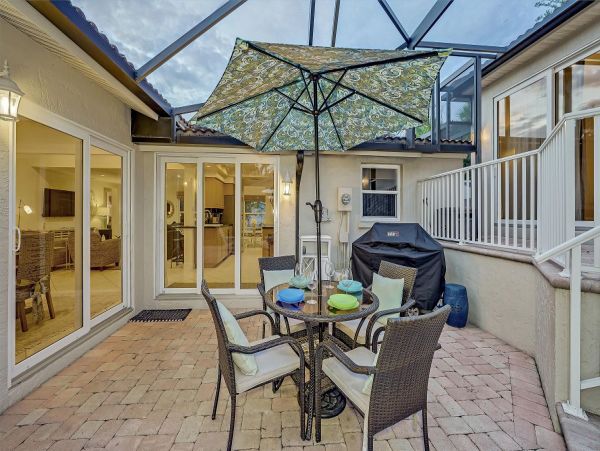 Siesta Key Four Bedroom Walk to Beach Vacation Rental