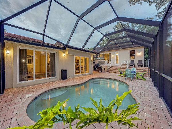 Siesta Key Four Bedroom Walk to Beach Vacation Rental