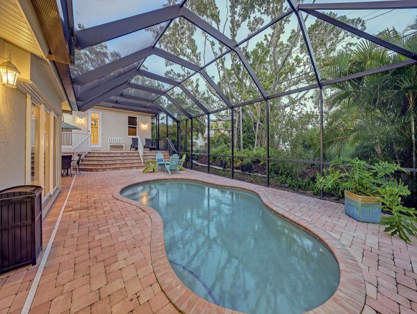 Siesta Key Four Bedroom Walk to Beach Vacation Rental