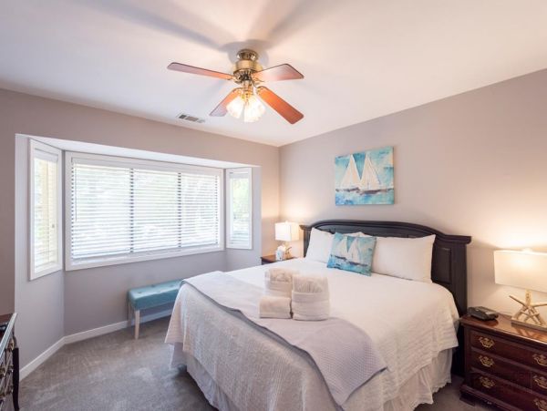 HILTON HEAD 4 BEDROOMS SLEEPS 12