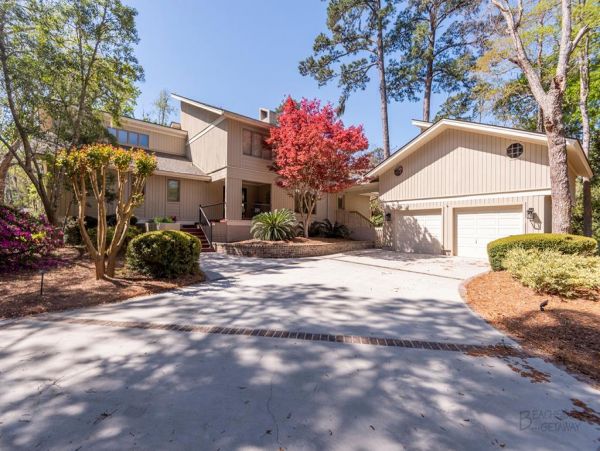 Hilton Head Lovely Villa Call Today.