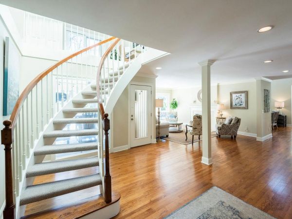 Hilton Head Lovely Villa Call Today.