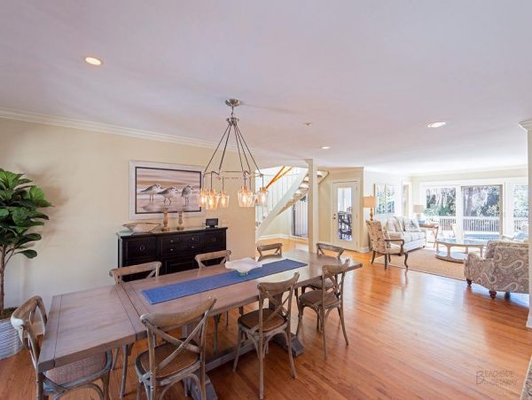 Hilton Head Lovely Villa Call Today.