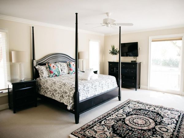 Hilton Head Lovely Villa Call Today.