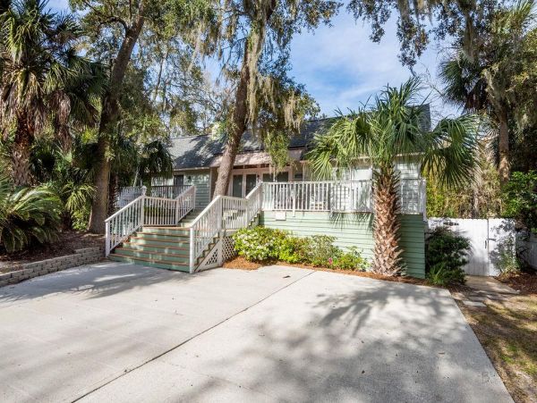 Three Bedroom Beach Getaway in Hilton Head Sleeps 9 Guests