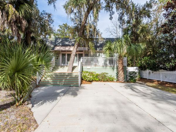 Three Bedroom Beach Getaway in Hilton Head Sleeps 9 Guests