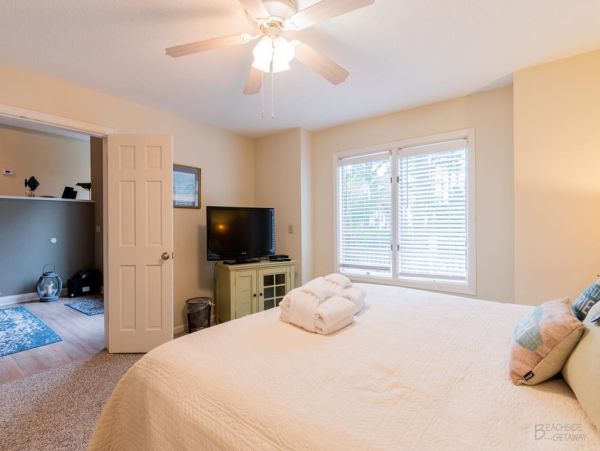 Spacious Second-Row Hilton Head Beach Retreat - Private Pool, Steps to the Send