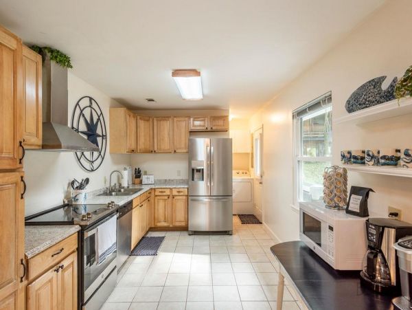 HILTON HEAD MAIN HOME PLUS COTTAGE SLEEPS 16