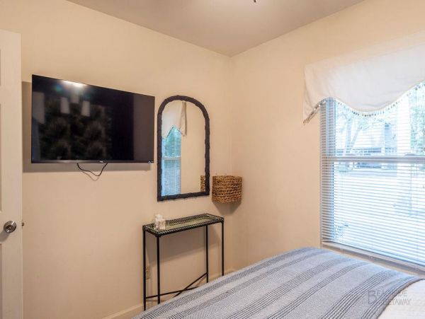 HILTON HEAD MAIN HOME PLUS COTTAGE SLEEPS 16