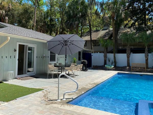 HILTON HEAD MAIN HOME PLUS COTTAGE SLEEPS 16