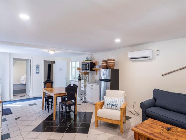 HILTON HEAD MAIN HOME PLUS COTTAGE SLEEPS 16