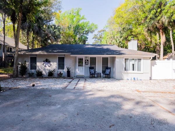 HILTON HEAD MAIN HOME PLUS COTTAGE SLEEPS 16