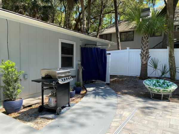 HILTON HEAD MAIN HOME PLUS COTTAGE SLEEPS 16
